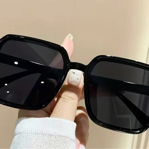 Oversized Square Fashion Sunglasses For Women Men UV400 - Picture 1 of 3
